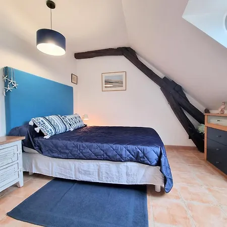 Apartment Mansarde Renove A Rambouillet, 2 Chambres, Inclus, Proche Chateau Et Gare. - Fr-1-527-47 *