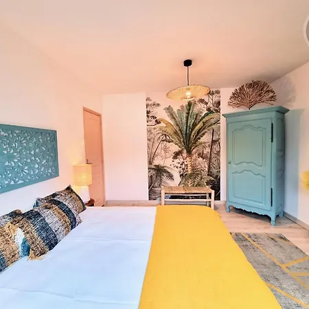 Apartment Mansarde Renove A Rambouillet, 2 Chambres, Inclus, Proche Chateau Et Gare. - Fr-1-527-47