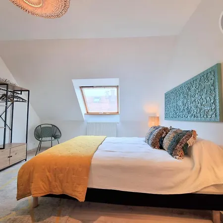 Apartment Mansarde Renove A Rambouillet, 2 Chambres, Inclus, Proche Chateau Et Gare. - Fr-1-527-47 *